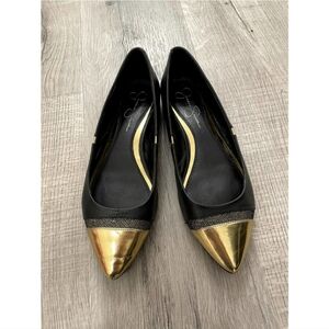 Jessica Simpson Black & Gold Pointed Flats Size 8